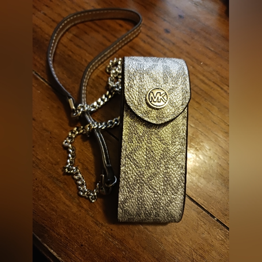- Michael Michael Kors Silver Metallic Lipstick Holder NWOT